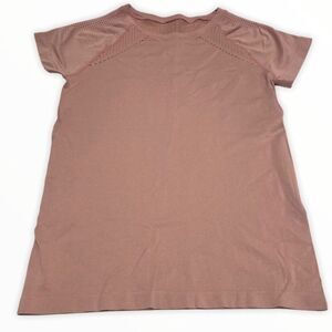 Bella Active Workout Shirt with perforated dots in a blush rose size Large